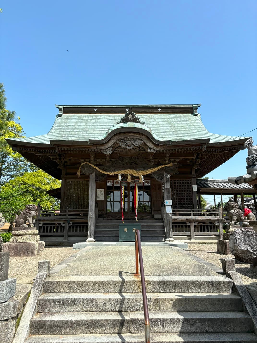 小郡日吉神社の荘厳な拝殿